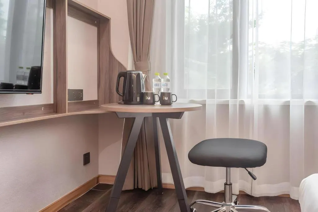 IU Hotel Qingdao Golden Beach Xuejiadao Metro Station