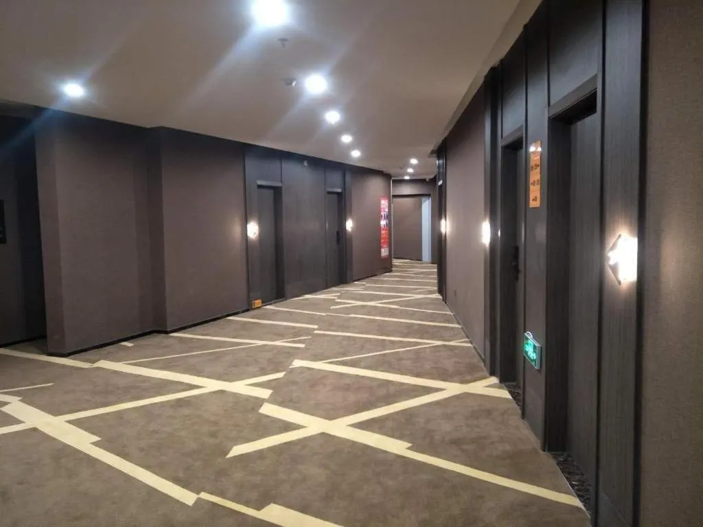 IU Hotel Qingdao Golden Beach Xuejiadao Metro Station