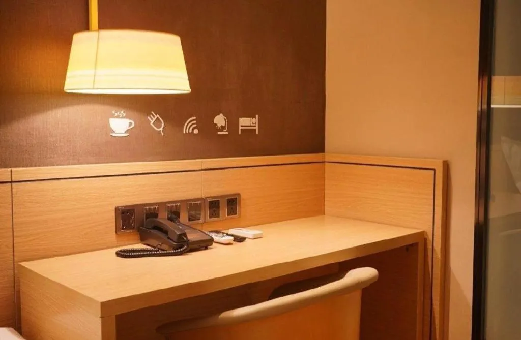 IU Hotel·Jiayuguan People's Shopping Mall