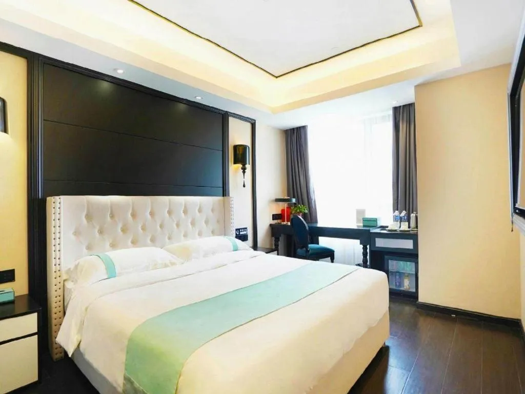 Bed in Xana Hotelle Zhengzhou North Passenger Terminal North University Town