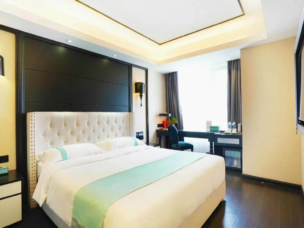 Bed in Xana Hotelle Zhengzhou North Passenger Terminal North University Town