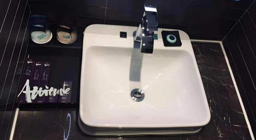 Xana Hotelle Zhengzhou North Passenger Terminal North University Town