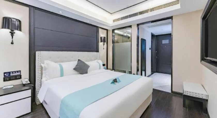 Bed in Xana Hotelle Zhengzhou North Passenger Terminal North University Town