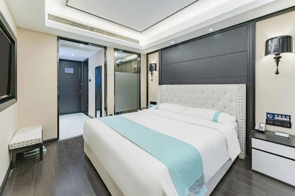 Bed in Xana Hotelle Zhengzhou North Passenger Terminal North University Town