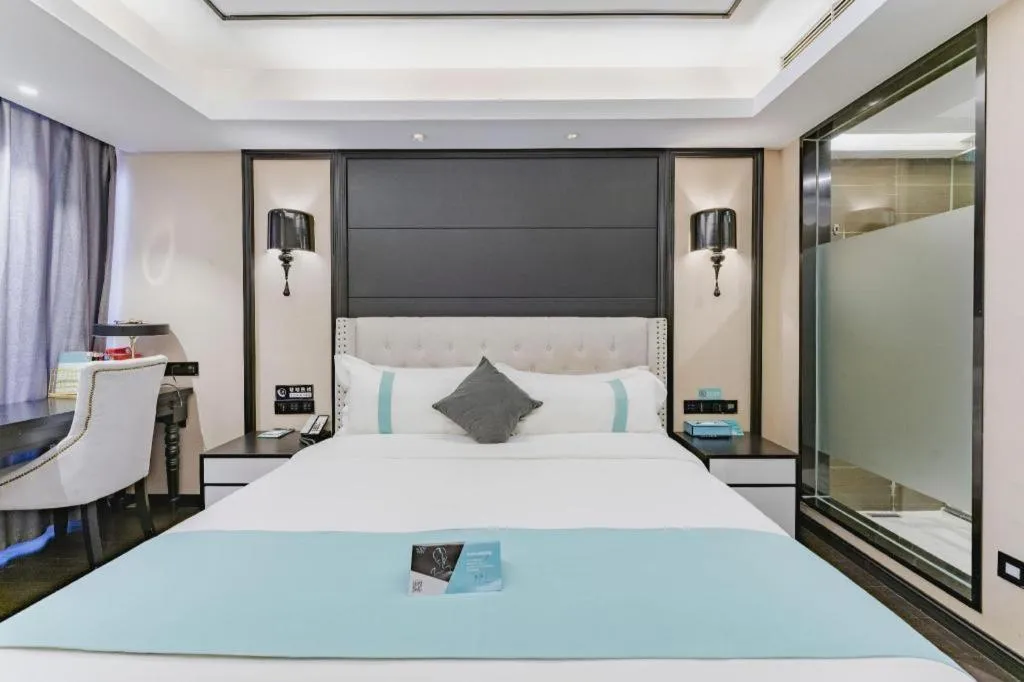 Bed in Xana Hotelle Zhengzhou North Passenger Terminal North University Town