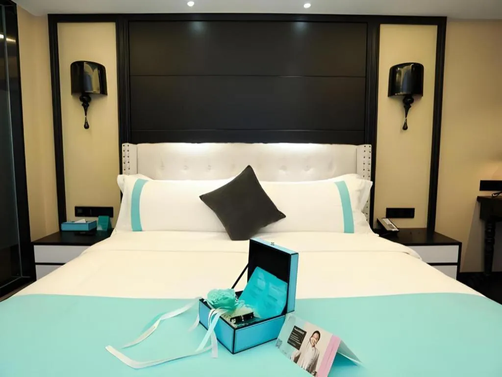 Bed in Xana Hotelle Zhengzhou North Passenger Terminal North University Town