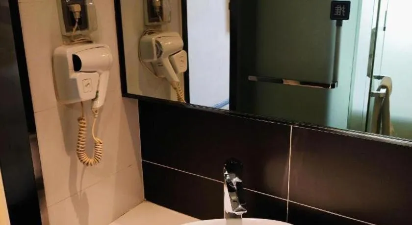 IU Hotel·Yangquan Xinjian Street Tianqiao