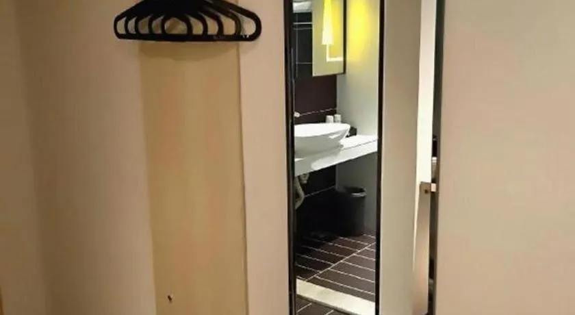 IU Hotel·Yangquan Xinjian Street Tianqiao