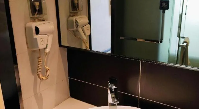 IU Hotel·Yangquan Xinjian Street Tianqiao