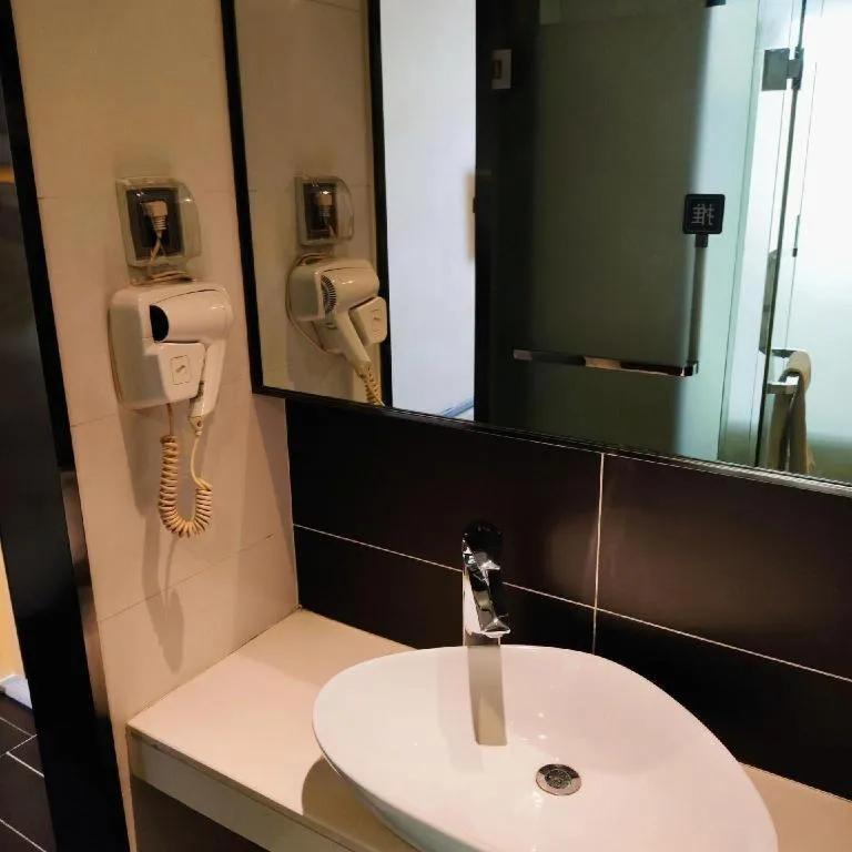 IU Hotel·Yangquan Xinjian Street Tianqiao