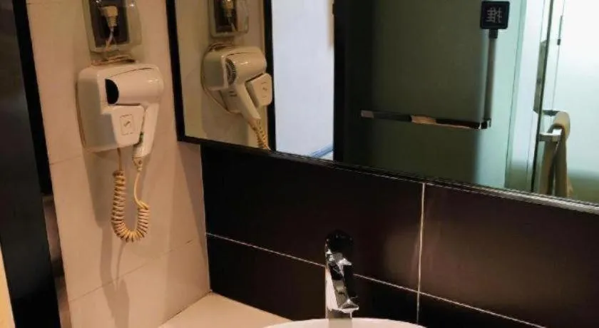 IU Hotel·Yangquan Xinjian Street Tianqiao