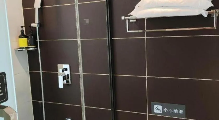 IU Hotel·Yangquan Xinjian Street Tianqiao