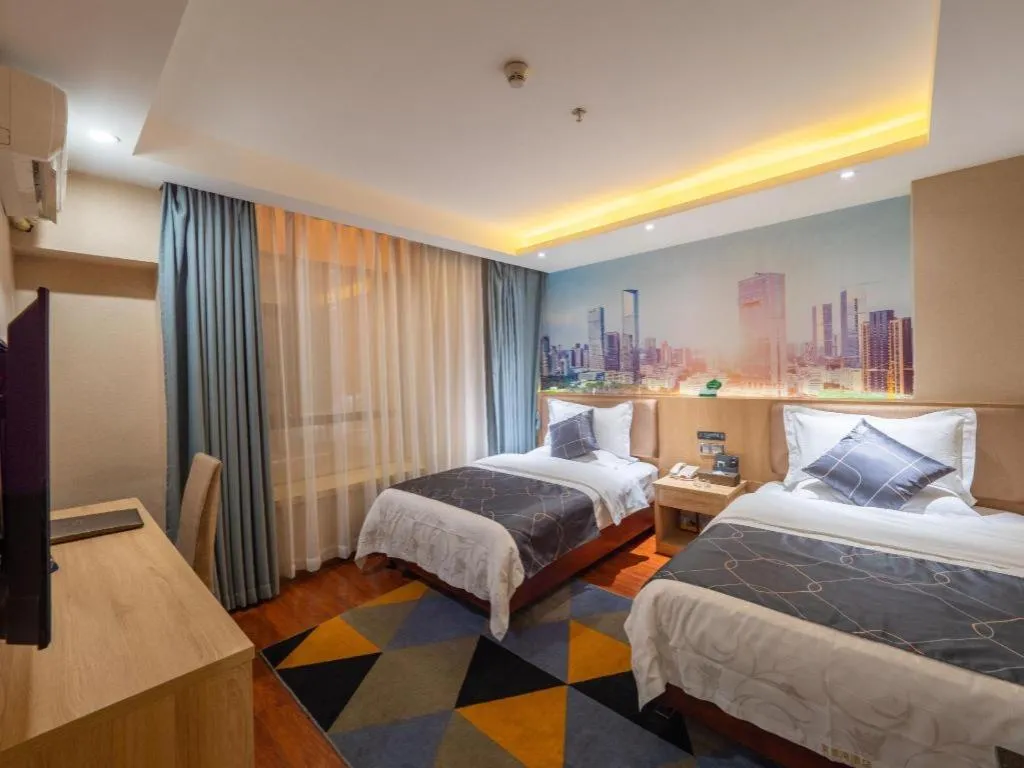 Bed in Chonpines Hotel Shenzhen Gongming Honghuashan Metro Station