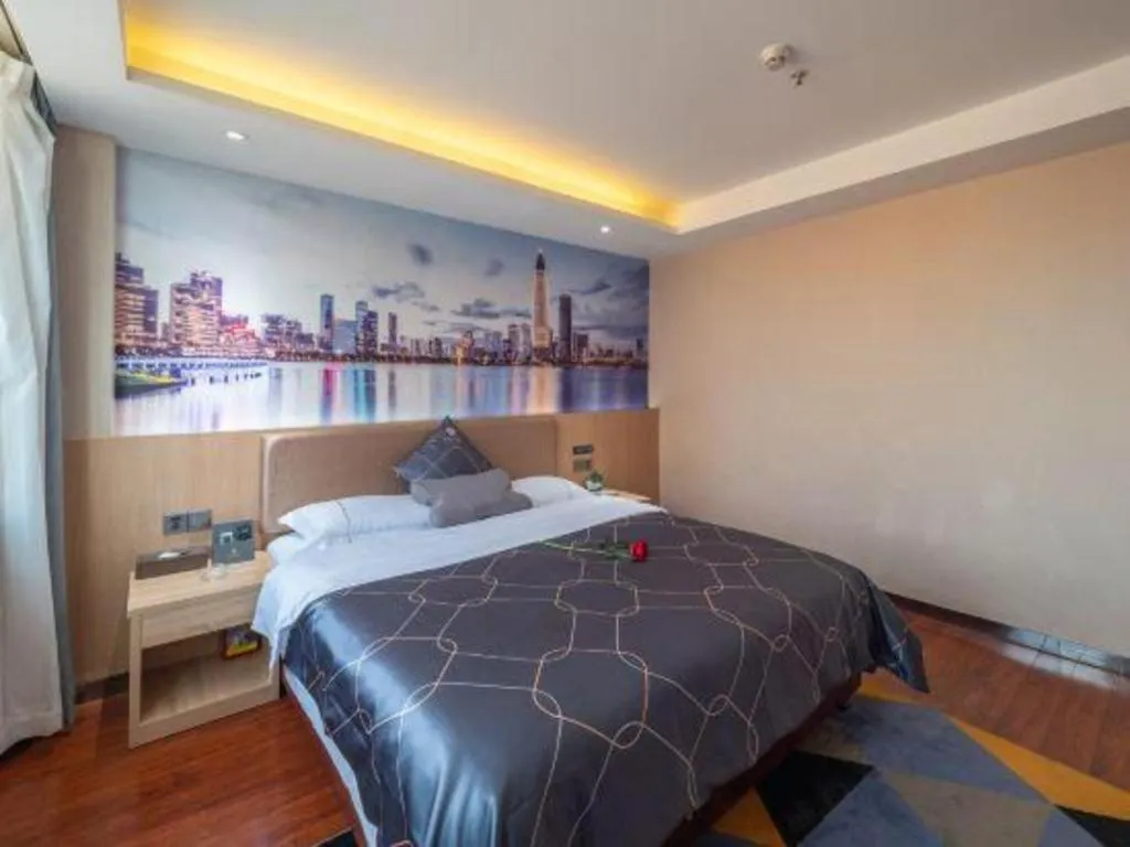Bed in Chonpines Hotel Shenzhen Gongming Honghuashan Metro Station