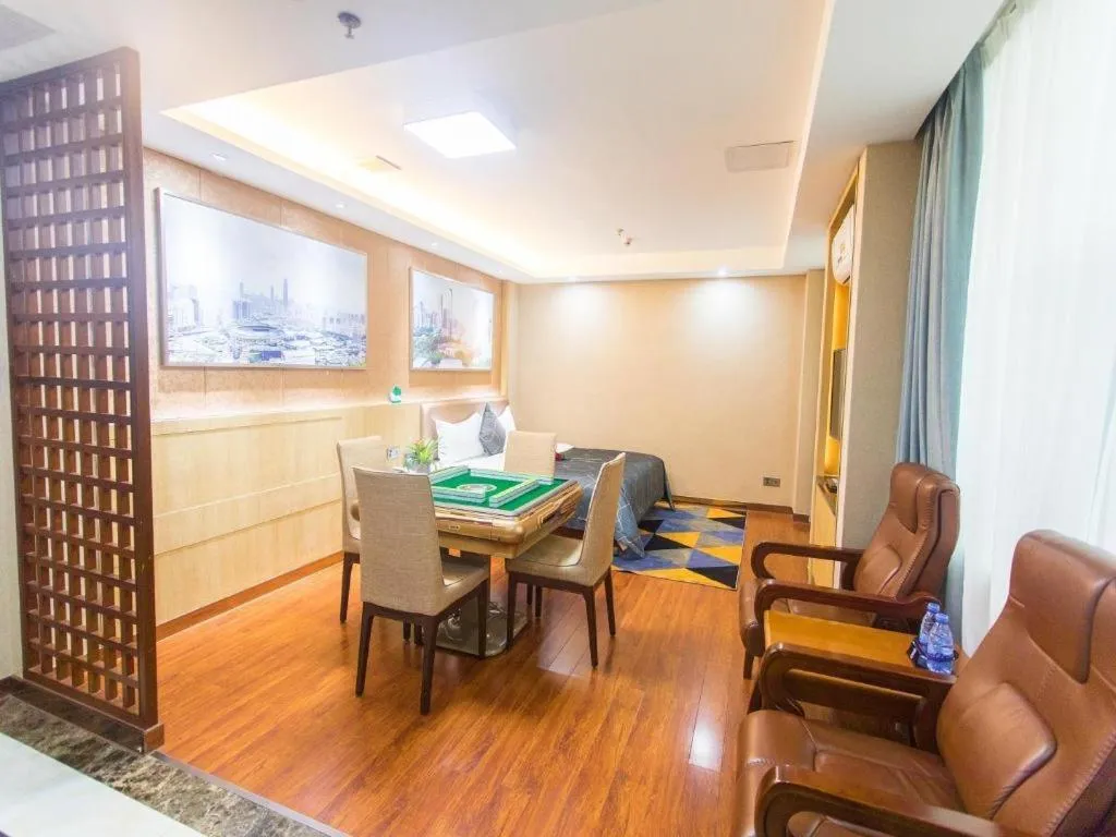 Chonpines Hotel Shenzhen Gongming Honghuashan Metro Station