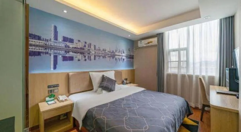 Bed in Chonpines Hotel Shenzhen Gongming Honghuashan Metro Station