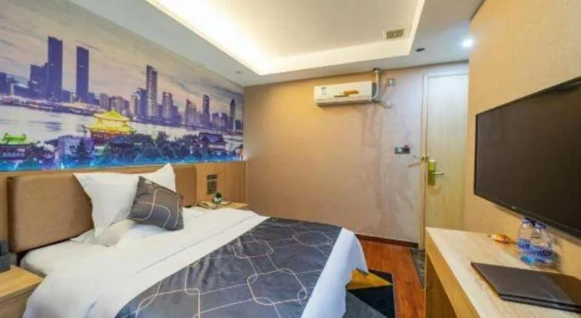 Bed in Chonpines Hotel Shenzhen Gongming Honghuashan Metro Station