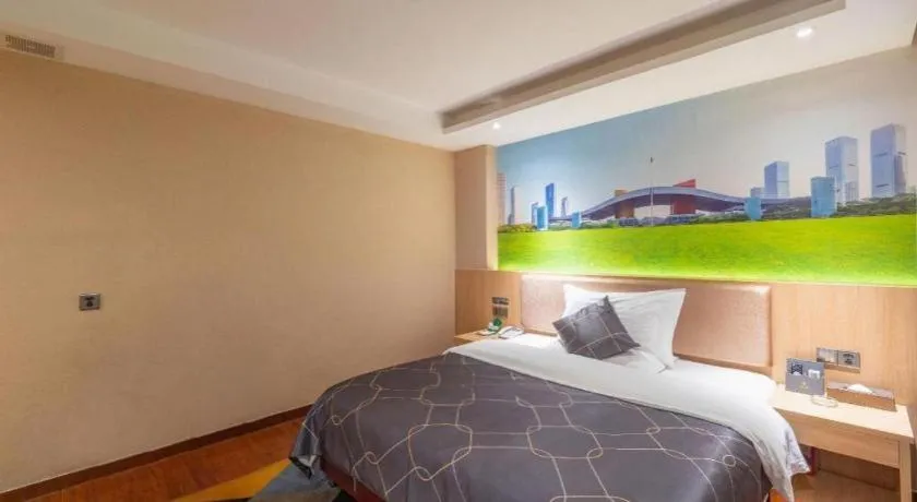 Bed in Chonpines Hotel Shenzhen Gongming Honghuashan Metro Station