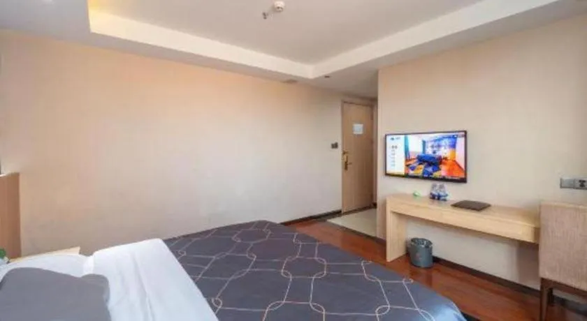 Bed in Chonpines Hotel Shenzhen Gongming Honghuashan Metro Station