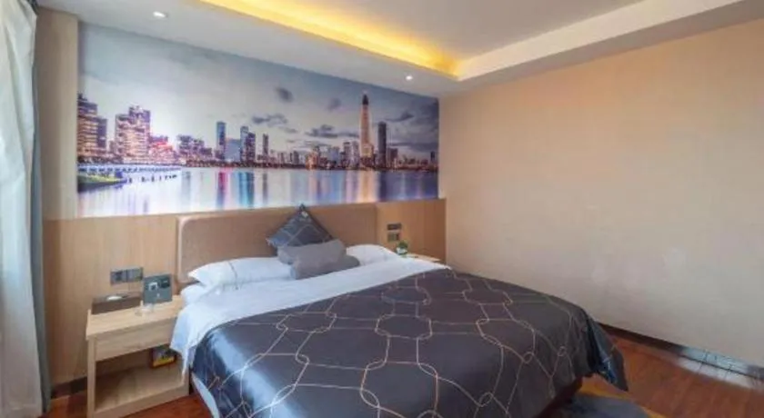 Bed in Chonpines Hotel Shenzhen Gongming Honghuashan Metro Station