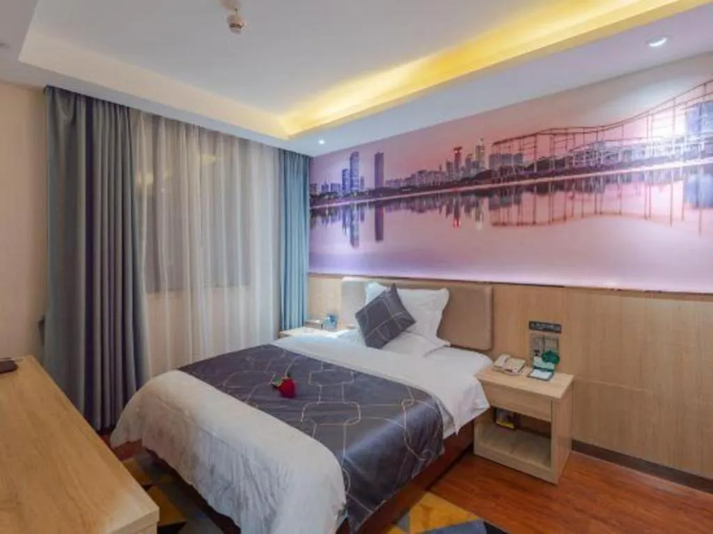 Bed in Chonpines Hotel Shenzhen Gongming Honghuashan Metro Station