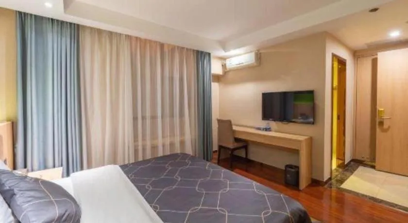 Bed in Chonpines Hotel Shenzhen Gongming Honghuashan Metro Station