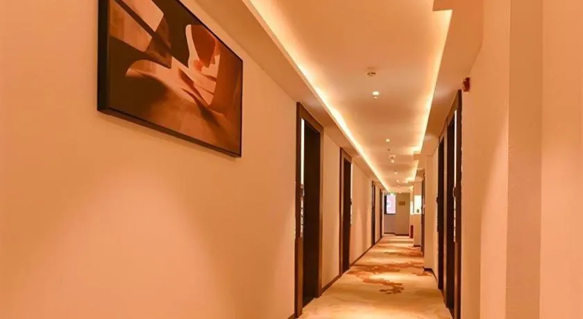 James Joyce Coffetel·Beijing South Muxiyuan Metro Station