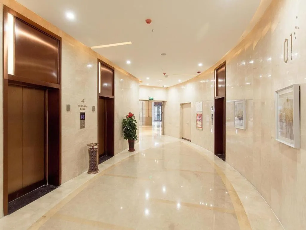 Lavande Hotel·Jining Party School Building