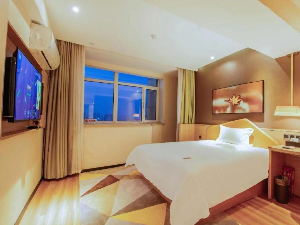 Bed in IU Hotel Baoding Yuhua East Road Passenger Center