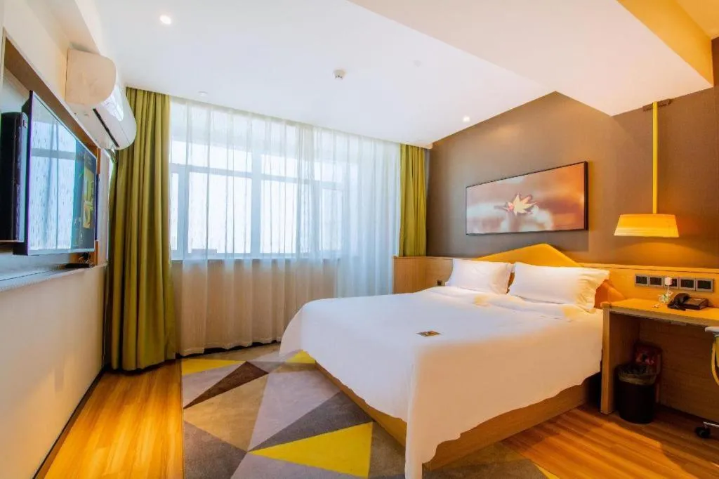 Bed in IU Hotel Baoding Yuhua East Road Passenger Center