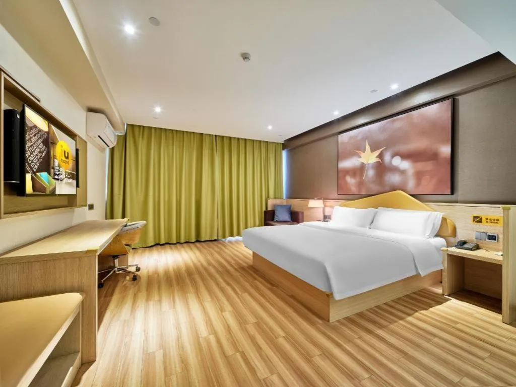 Bed in IU Hotel Baoding Yuhua East Road Passenger Center