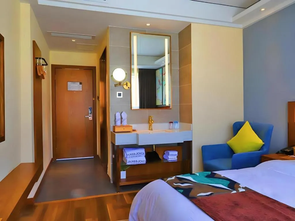 Bed in James Joyce Coffetel Guangyuan High-Speed Railway Station Dongba Municipal Government