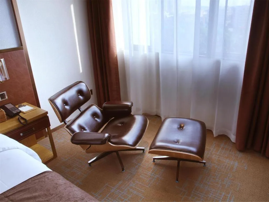 James Joyce Coffetel·Nannign Shanglin Tongle Road