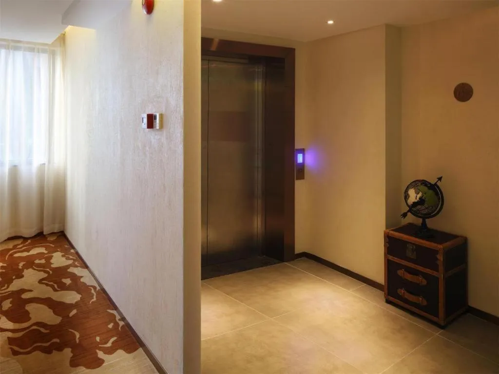 James Joyce Coffetel·Nannign Shanglin Tongle Road