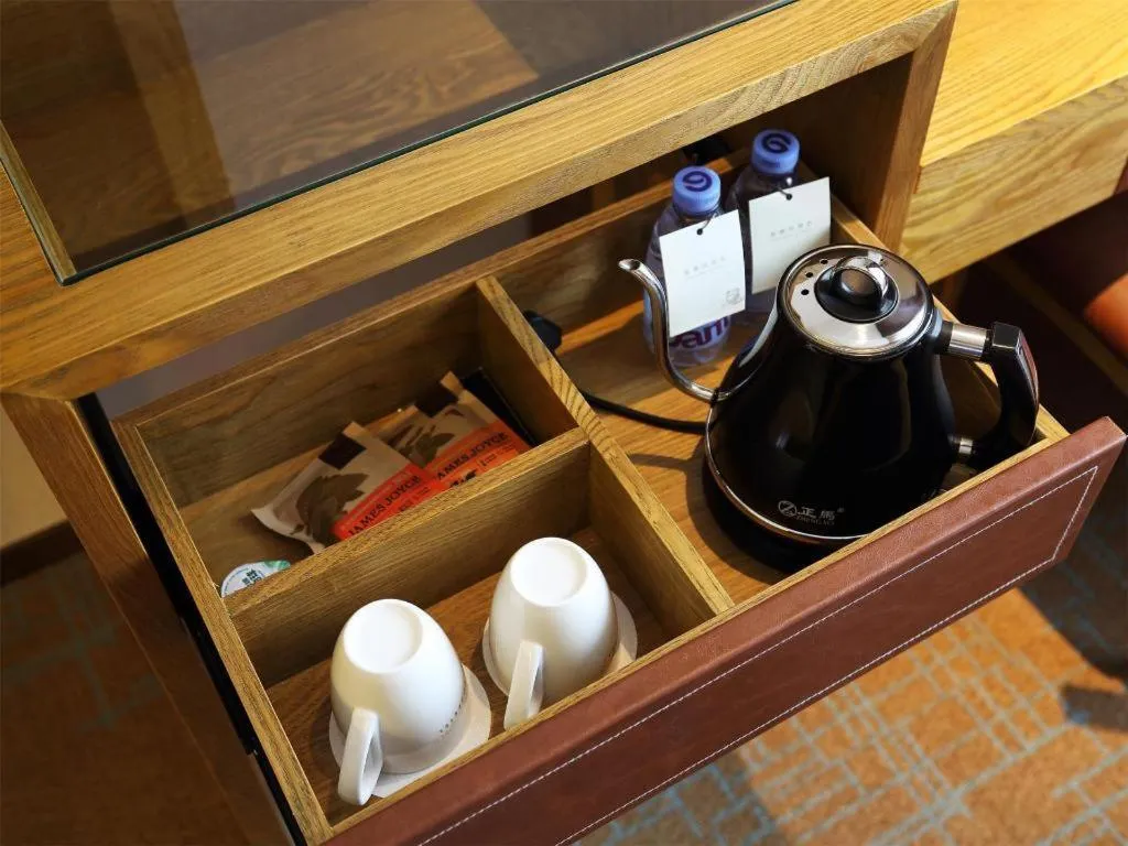 James Joyce Coffetel·Nannign Shanglin Tongle Road