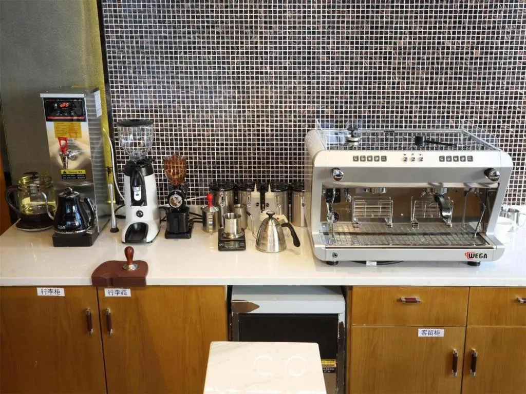 James Joyce Coffetel·Nannign Shanglin Tongle Road