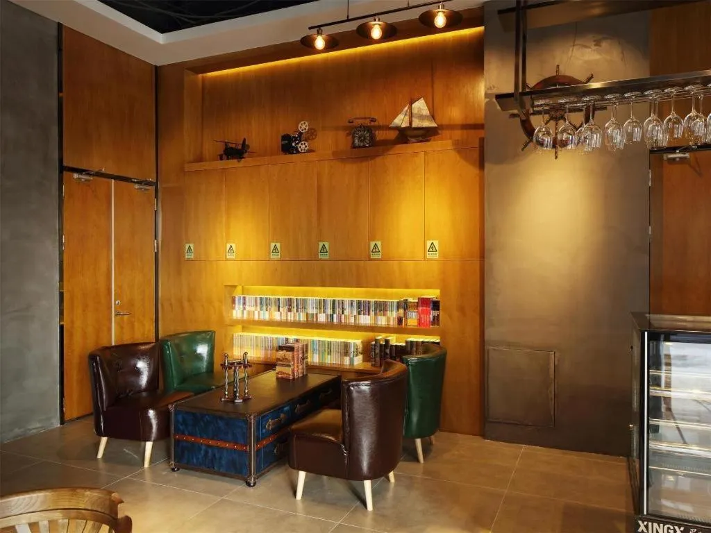 James Joyce Coffetel·Nannign Shanglin Tongle Road