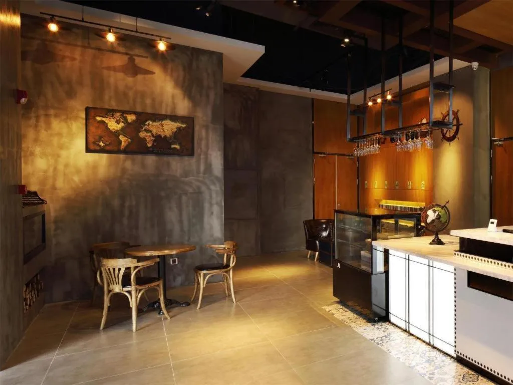 James Joyce Coffetel·Nannign Shanglin Tongle Road