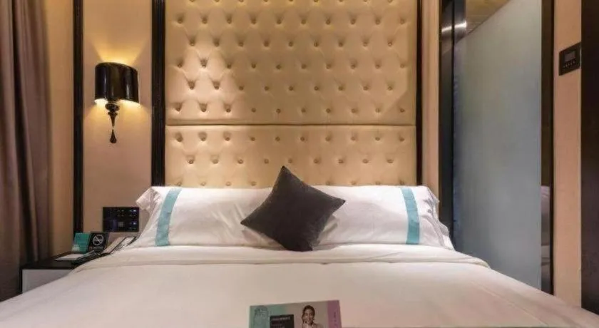 Bed in Xana Hotelle·Guangzhou Shangxiajiu Yongqingfang Changshou Road Metro Station