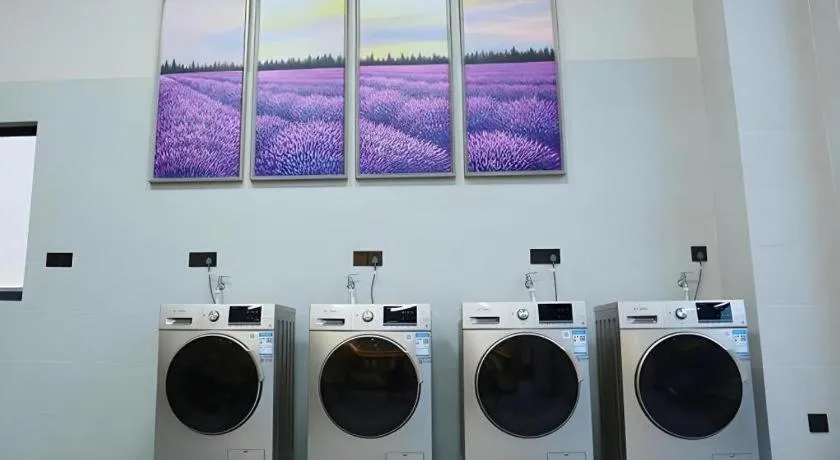Lavande Hotel·Heyuan Bavaria