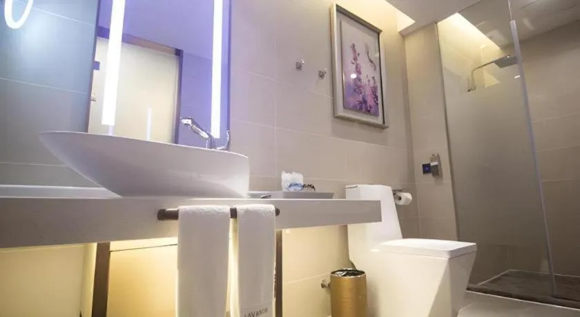 Lavande Hotel·Heyuan Bavaria
