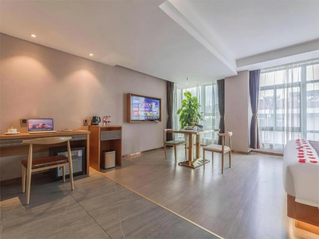 James Joyce Coffetel Hefei University of Technology