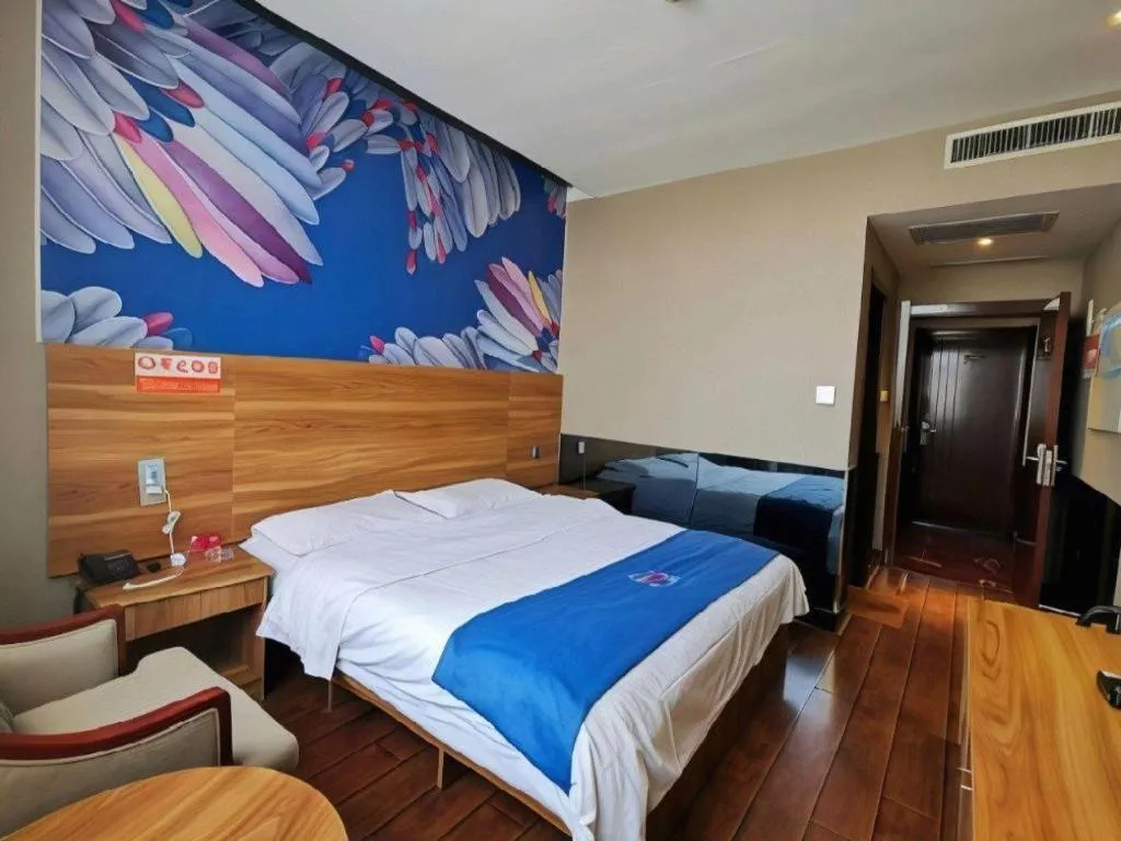 Bed in PAI Hotel Huayin Huashan Mountain Scenic Spot Ancient Street