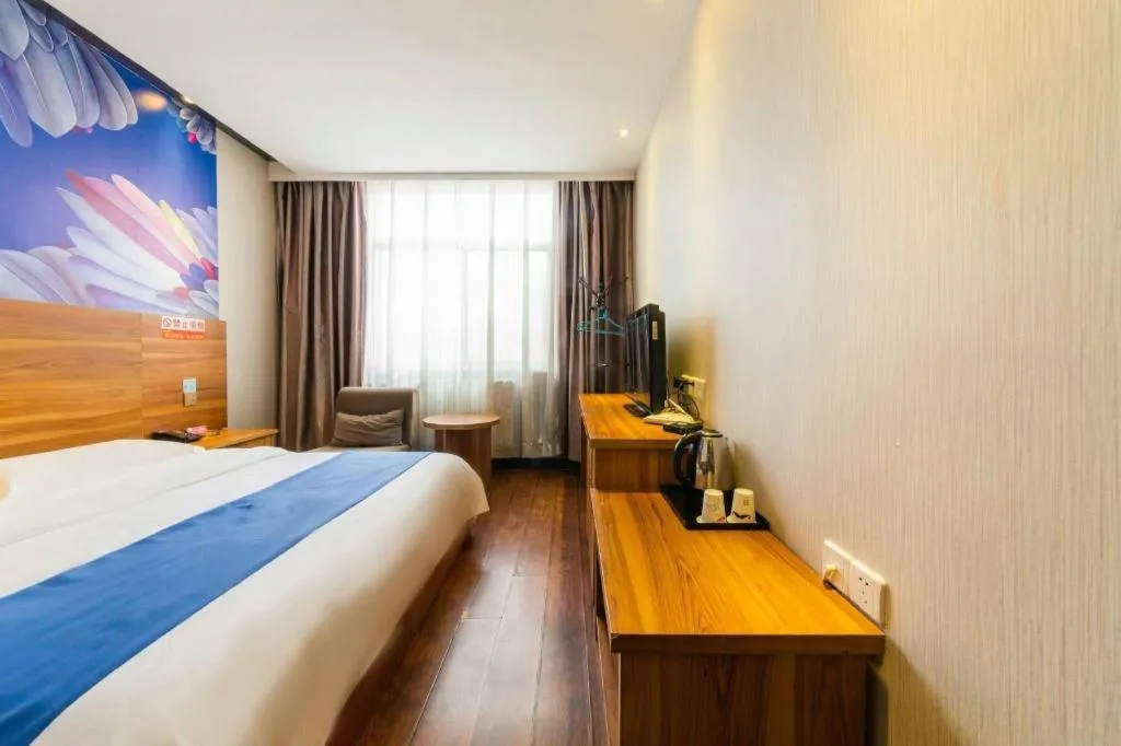 Bed in PAI Hotel Huayin Huashan Mountain Scenic Spot Ancient Street