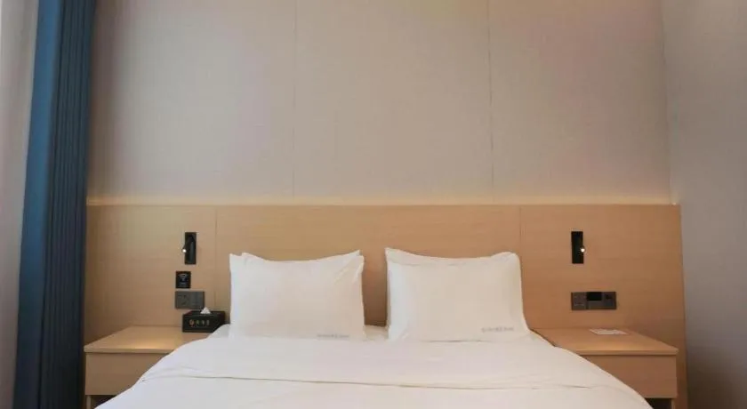 Bed in PAI Hotel Huayin Huashan Mountain Scenic Spot Ancient Street