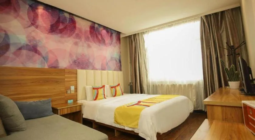 Bed in PAI Hotel Huayin Huashan Mountain Scenic Spot Ancient Street