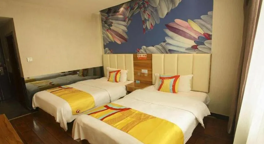 Bed in PAI Hotel Huayin Huashan Mountain Scenic Spot Ancient Street