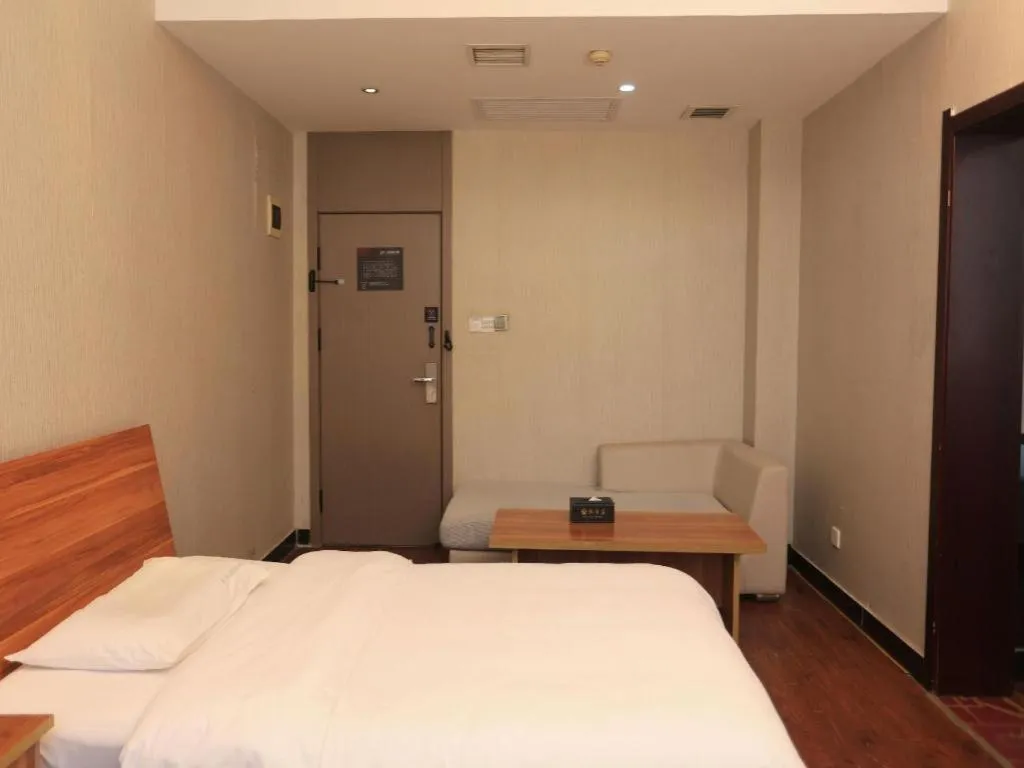 Bed in PAI Hotel Huayin Huashan Mountain Scenic Spot Ancient Street