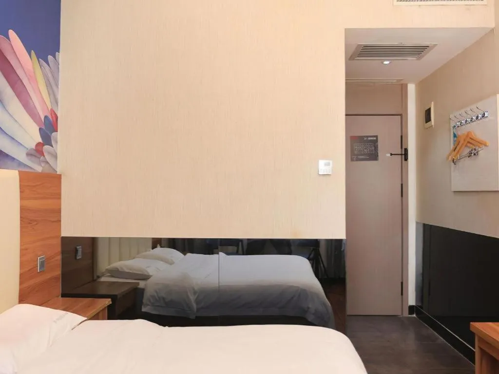 Bed in PAI Hotel Huayin Huashan Mountain Scenic Spot Ancient Street