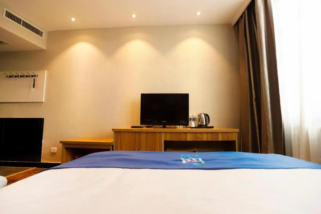 Bed in PAI Hotel Huayin Huashan Mountain Scenic Spot Ancient Street